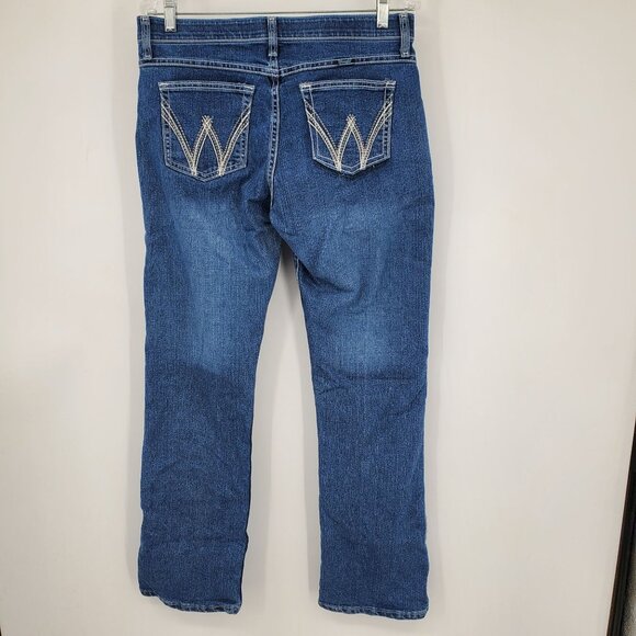 Wrangler Women's Medium Wash Boot Cut Casual Everyday Denim Jeans 9/10 x 32 - Picture 2 of 7